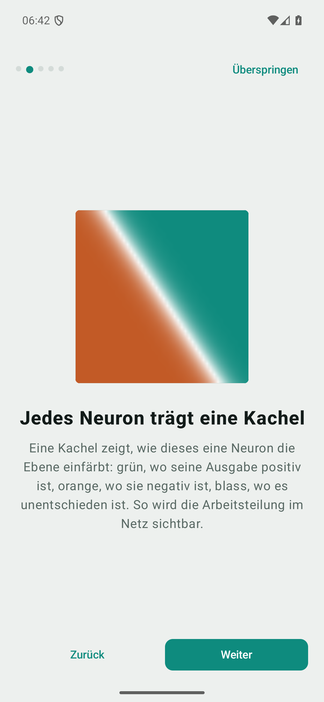 Die Einführung beim ersten Start erklärt eine Kachel